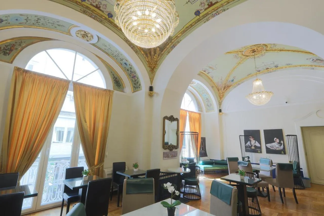Il Salotto Della Regina Hotel Naples 3*,