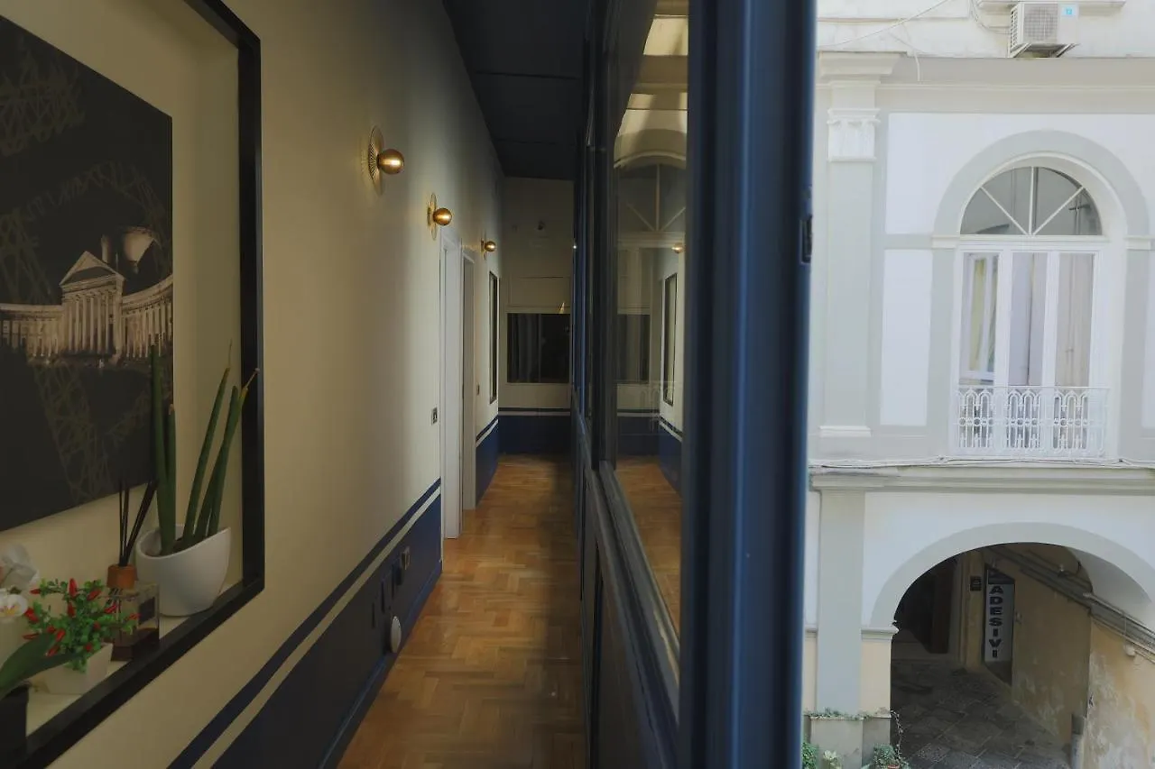 Il Salotto Della Regina Hotel Naples 3*,  Italy