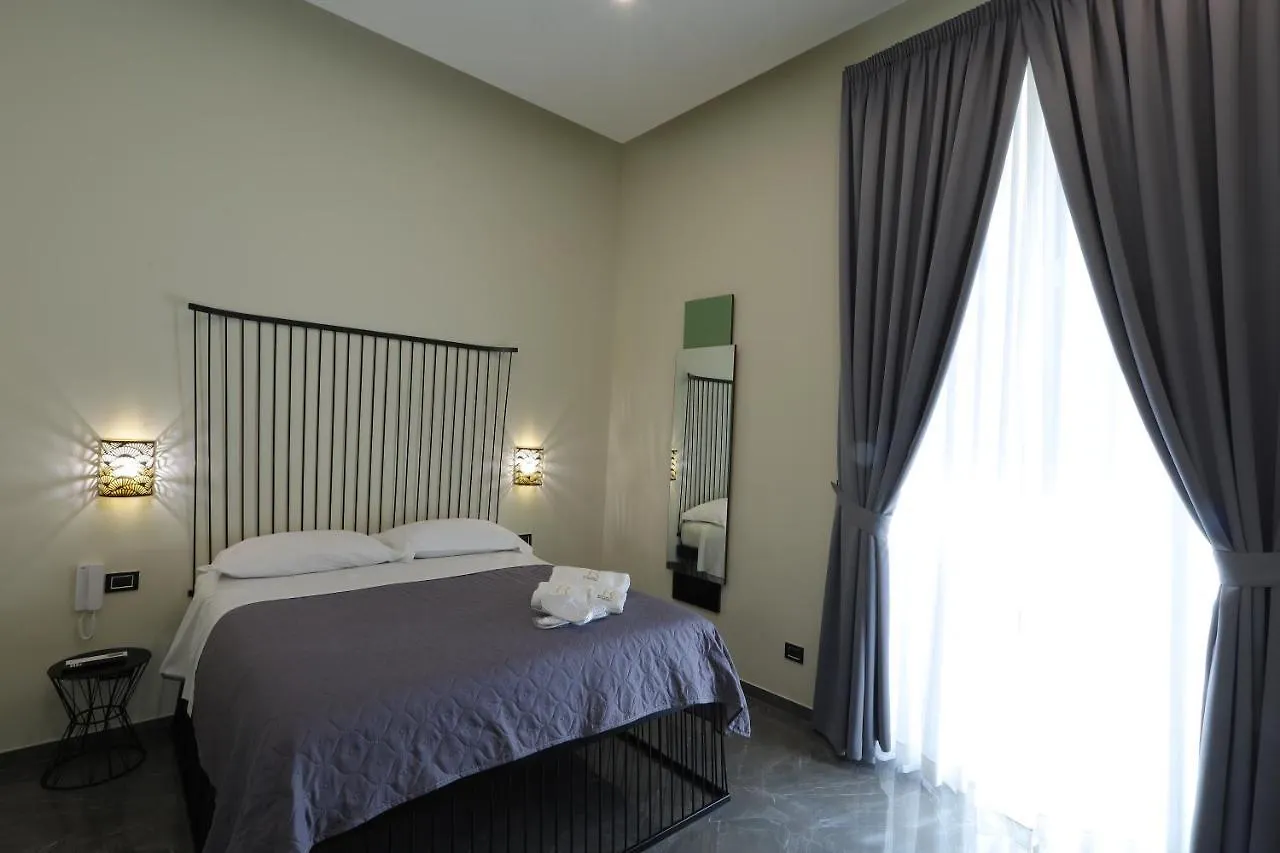 ***  Il Salotto Della Regina Hotell Neapel Italien