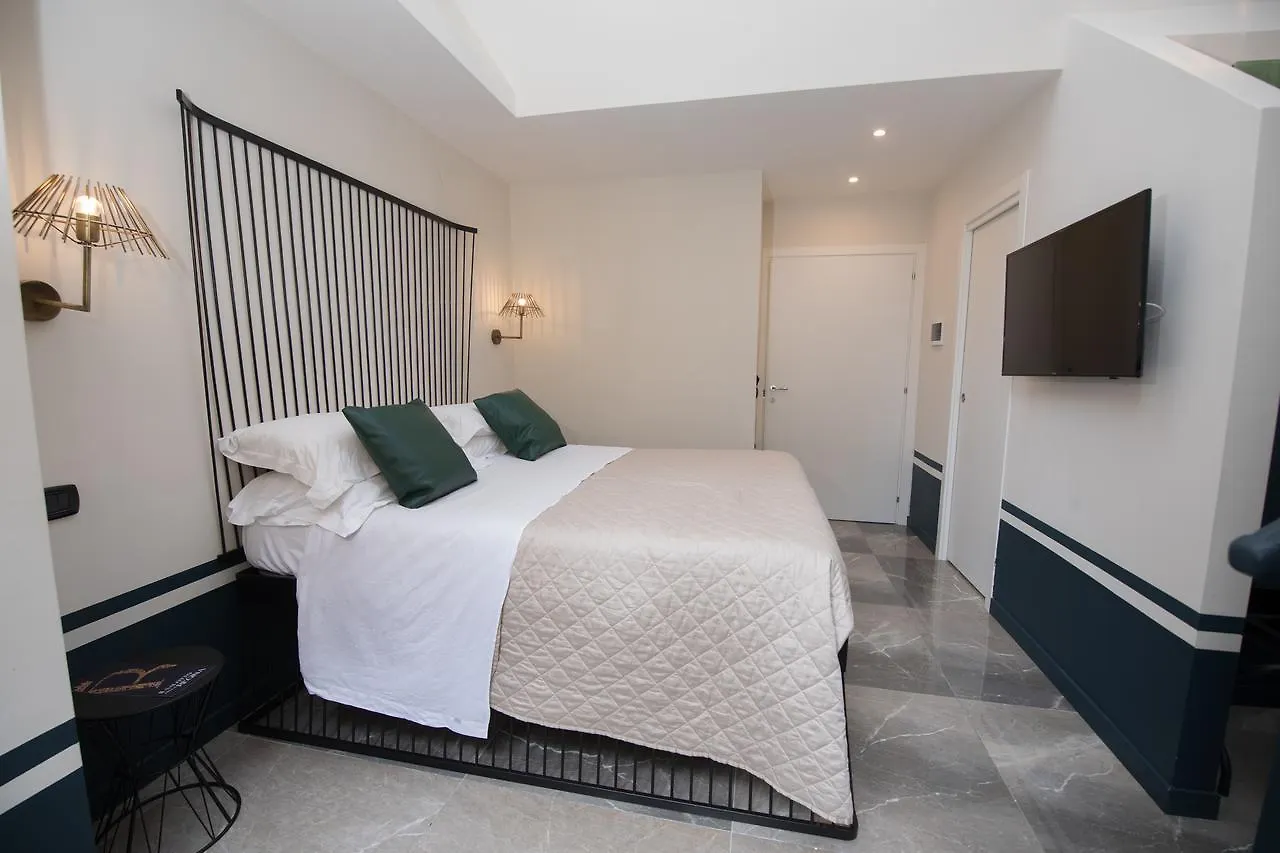 Il Salotto Della Regina Hotell Neapel Italien